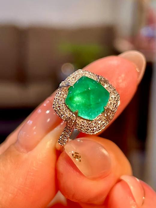 2.37ct糖塔祖母绿戒指 商品图1