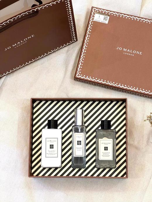 D050627英国梨小苍兰沐浴露身体乳香水三件套 商品图1