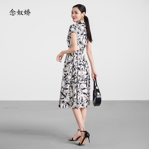 【商场同款】CND5482 “ 艺术花型连衣裙” 轻盈 舒适 透气干爽收腰连衣裙 商品图3