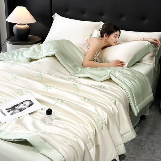 【科技&冷感❗️超亲肤的冰丝夏被】整张羽丝棉填充，细腻亲柔，软软诺诺超舒服！新款宿舍空调被家用夏凉被凉感三四件套 商品图5