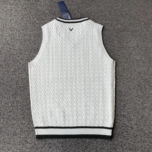 日单正品卡拉威高尔夫针织马甲
白色3L 灰色M L LL 3L 军绿色L 深蓝色3L 各几件
原价12000日元
M 胸围96 L 胸围102 LL 胸围108 3L 胸围114 商品图5