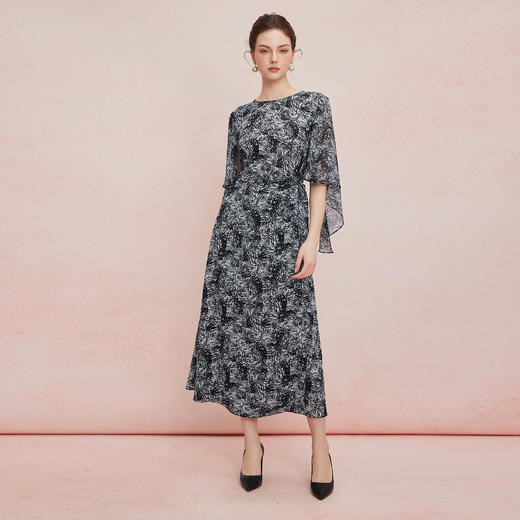 QF867斯尔丽2025夏季新款设计感抛袖下摆裹裙法式碎花显瘦高连衣裙 商品图3