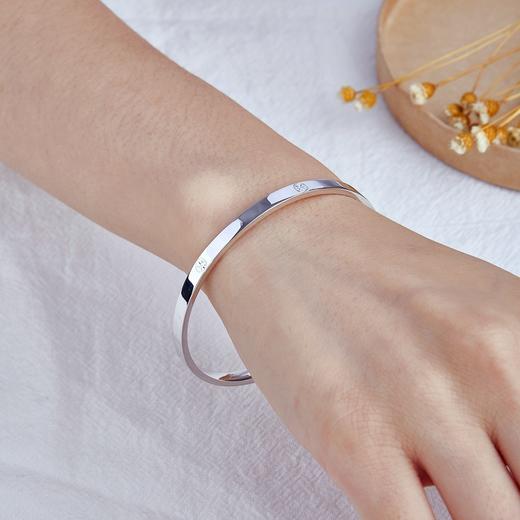 【限时8.8折】【线上铂金馆】PT950 【国际铂金协会】铂金空心(面宽约3.6-4mm)光面米字车花螺丝纹固口手镯(BSZ00089)（预售4-7天发货，一经下单不支持退款） 商品图2