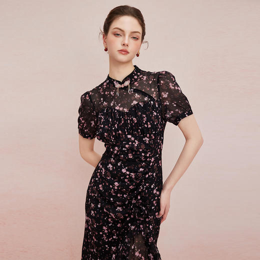 QF83025新款改良旗袍修身立体盘花腰间打褶藏肉不规则波浪裙摆连衣裙 商品图0