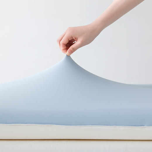 多喜爱 深睡自然醒记忆枕（寐蓝/云粉）【记忆绵】【九大分区人体工学设计】【A类标准】【蜂窝透气设计】【针织凉感面料】软贴合 强承托 自适应支撑  宽大枕面/FX 商品图4