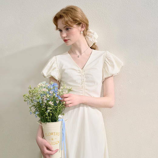 法式浪漫飞飞袖连衣裙女夏季V领抽褶收腰长裙配发圈H0050864 商品图3