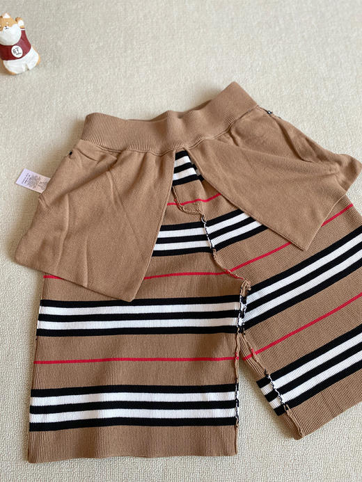 点此购买 巴宝莉夏季男女款经典条纹格子羊毛短裤五分裤 LL 317509 商品图11