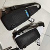 点此购买 迪桑特男女款运动休闲胸包挎包 qk 317372 商品缩略图4