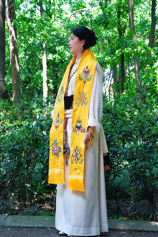 新品高档藏族哈达八吉祥加厚绸缎刺绣哈达生日祝福哈达精品绸缎哈达白黄两色长2.5米 商品图5