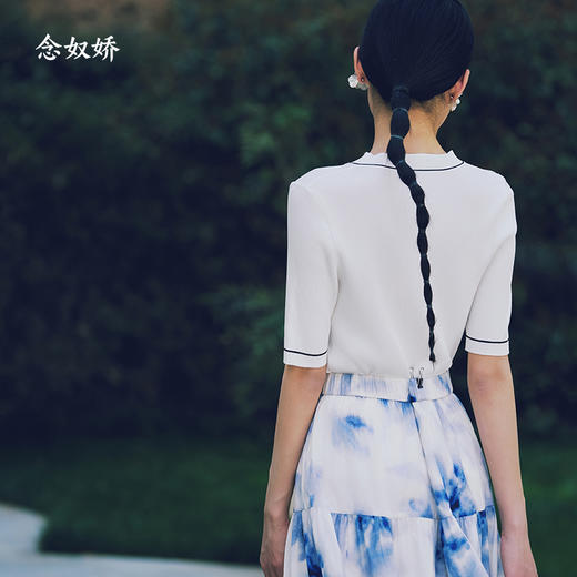 【商场同款】CNR5561 “经典拼色毛衫”  撞色线条 修身白色针织衫 商品图5