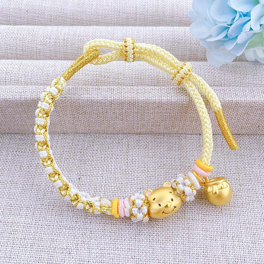 【限时7.5折】【定价黄金】足金 #卡通 3D硬金烤漆小熊维尼蜂蜜罐吊饰米黄色绳卡通编绳调节手链成品手串(AJ3DSC00237)(预售产品下单后不退款不退货不换货不补差价) 商品图0