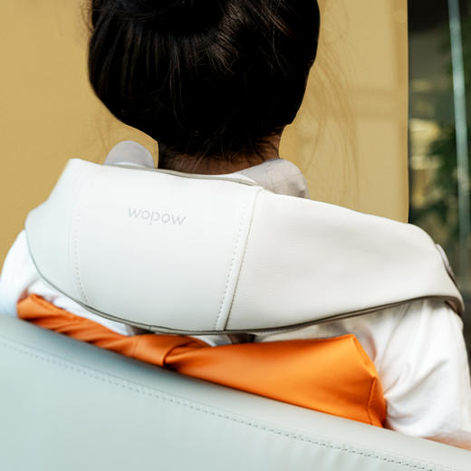 热卖中！！【华W合作代工厂 15天免费试用】沃品智能肩颈按摩器NM06 模仿人手八字揉捏&热敷放松 商品图5