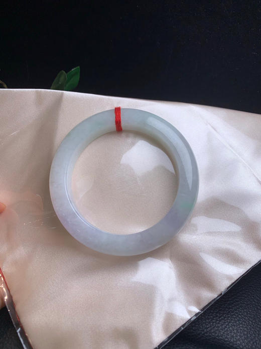 612864，57.8 淡紫飘绿手镯，整体底子均匀细腻，俗称 春彩，飘点绿带点紫 商品图5