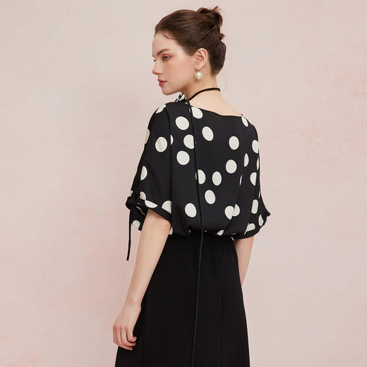 QF255斯尔丽25新款法式复古波点廓形不规则下摆腰带可变项链宽松上衣 商品图1