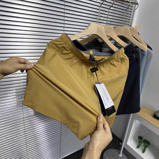 镇店短裤！2025轻奢冷感户外轻量防水轻盈透气夏季运动休闲男短裤！ 商品图3