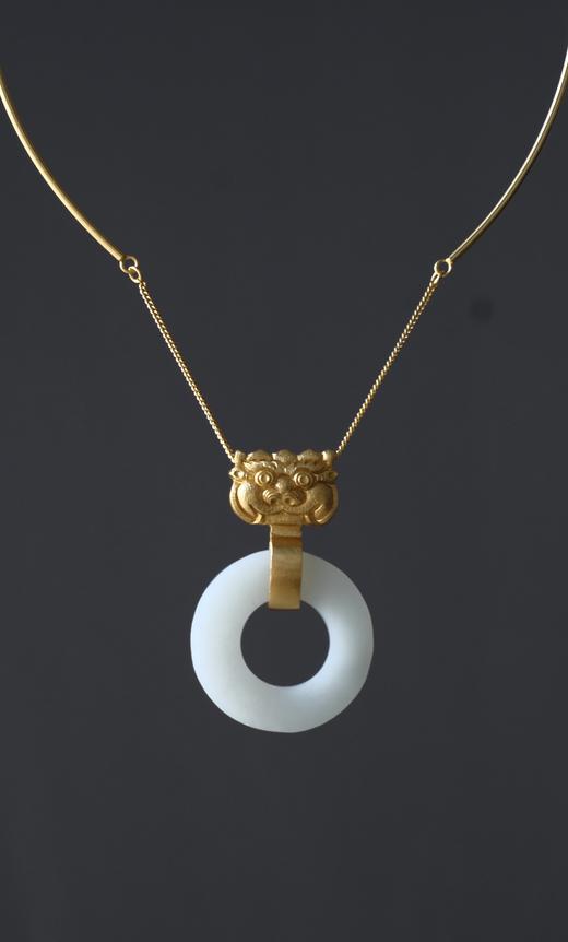 银鎏金项圈瑞兽和田玉环 商品图0