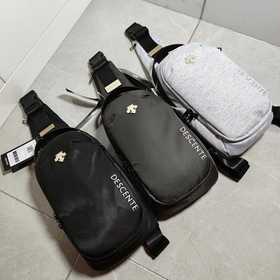 点此购买 迪桑特男女款运动休闲胸包挎包 qk 317372