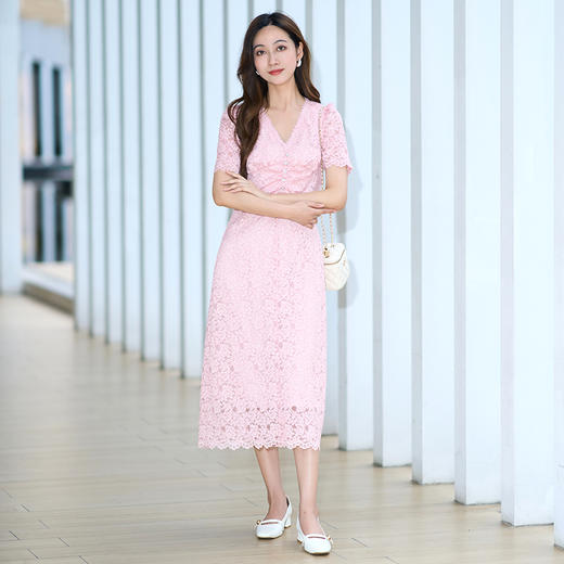 EITIE爱特爱法式复古粉色蕾丝V领压褶修身显瘦连衣裙夏季新款B2407330A 商品图4