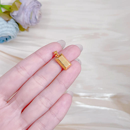 【限时7.5折】【定价黄金】足金999 5G黄金空心暴富小金条小金砖方牌吊坠(AG5GDZ00190)（预售产品下单后不退款不退货不换货不补差价）（预售产品下单后不退款不退货不换货不补差价） 商品图3