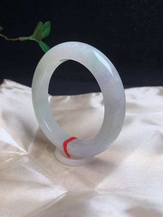 612864，57.8 淡紫飘绿手镯，整体底子均匀细腻，俗称 春彩，飘点绿带点紫 商品图3