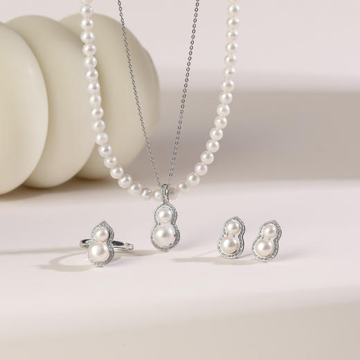 上新了故宫“福禄双全好运发生”珍珠套装 | 项链+耳钉+戒指，天然珍珠材质 商品图1