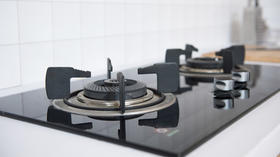 第15招：煤气灶又黑又脏难清理？学会这个窍门，油渍污渍全去除