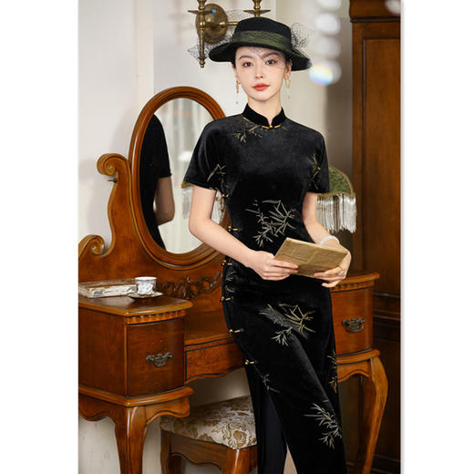 GX老上海复古国风长款旗袍2025春夏新款黑色丝绒绣花旗袍 商品图3