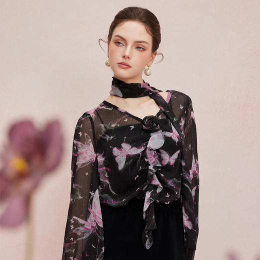 QF257斯尔丽25夏款雪纺薄纱名媛风立体盘玫瑰花宽松领带多种系法上衣 商品图3