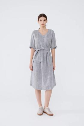 无色无味连衣裙