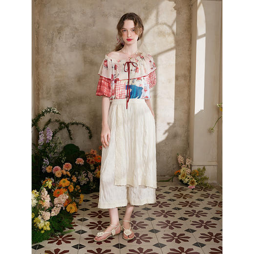 两三事 花蔓知夏 2025夏季新款荷叶边一字肩印花雪纺衫女宽松 商品图1