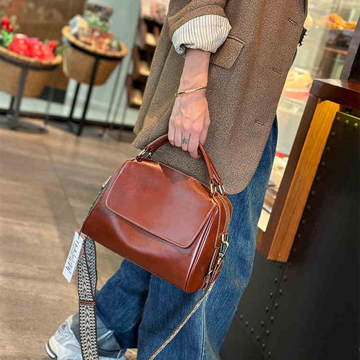 【预售3天】2025新款百搭大容量手提包女枕头包高级感时尚单肩斜挎包5109-D 商品图5