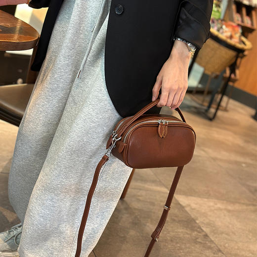 【预售3天】2025新款女包多隔层大容量相机包时尚简约洋气手提斜挎包9276-D 商品图8