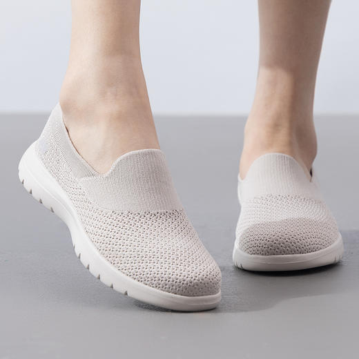 斯凯奇女款自然色一脚蹬通勤休闲鞋 商品图0