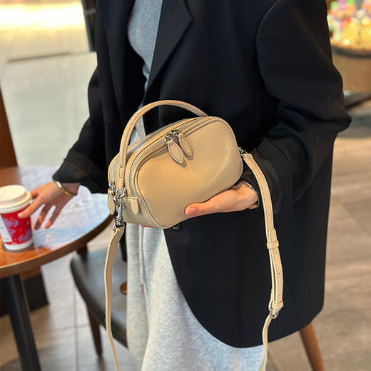 【预售3天】2025新款女包多隔层大容量相机包时尚简约洋气手提斜挎包9276-D 商品图9