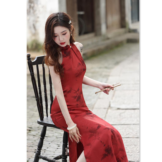 GX长款仿醋酸红挂脖少女款旗袍2025春夏新款改良新中式日常可穿旗袍 商品图3