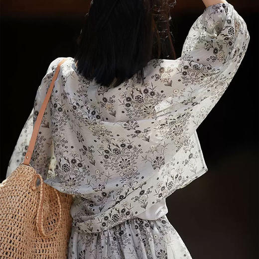 HERA CHOLE 依伊茹花园印花套装 | Dio*r同款轻奢设计，法国进口天丝和柞蚕丝混纺 商品图3