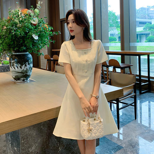 奢姿大码女装2025夏季气质方领连衣裙胖妹妹时尚优雅小香风裙子9952821370 商品图0