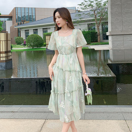 奢姿大码女装2025夏季减龄小花木耳边连衣裙胖妹妹方领时尚裙子9952869339【1】 商品图0