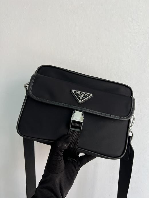 普拉达新款邮差包 2VH133B（CB） 商品图2