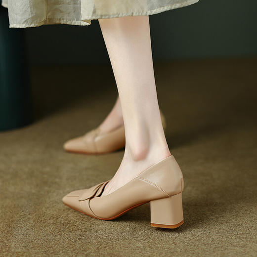 【预售5天】法式复古牛皮方头粗跟高跟鞋四季款优雅气质浅口中跟单鞋女WC&9613 商品图4