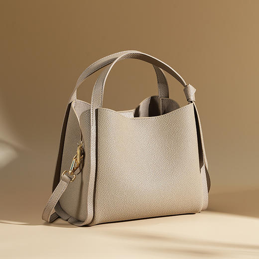 【预售3天】女士百搭时尚大容量手提包新款高级感菜篮子斜挎水桶包DD9605 商品图4