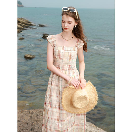 三彩独醒2025夏季新款法式方领格纹连衣裙简约气质收腰A字长裙F 商品图1