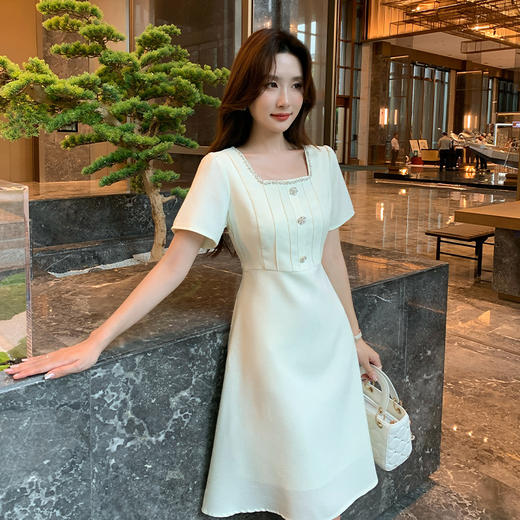 奢姿大码女装2025夏季气质方领连衣裙胖妹妹时尚优雅小香风裙子9952821370 商品图1
