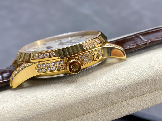 NOOB official➕ 百达翡丽 古典超级复杂多功能5496R万年历系列腕表，儒雅而至！1⃣️【精彩细节与优点】此腕表尺寸40mm合理的尺寸和表耳设计又能让它适合大众人士配戴✔️✔️✔️ 商品图5