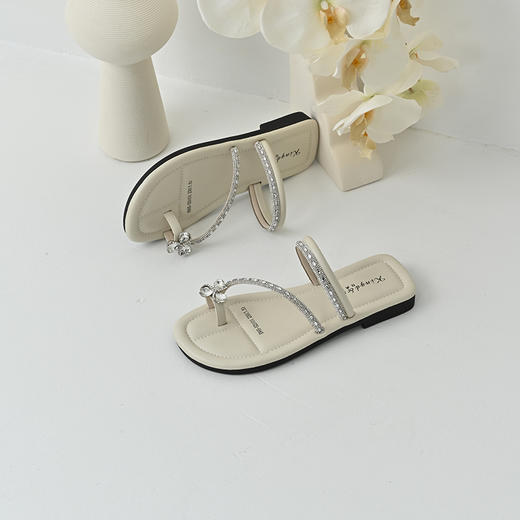 经典鲨2025年夏季新款简约气质平底舒适两穿水钻凉鞋拖鞋女KW65-529101 商品图3