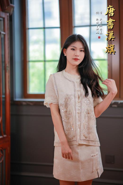 【波西米亚】米白色珠绣盘扣短袖上衣+短裙套装：新中式精致优雅范 商品图0