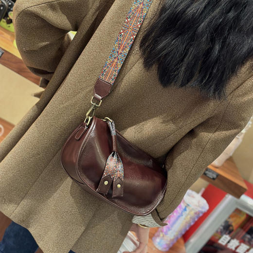 【预售3天】2025新款宽肩带腋下包女高级感时尚小众单肩斜挎女包9244-D 商品图8