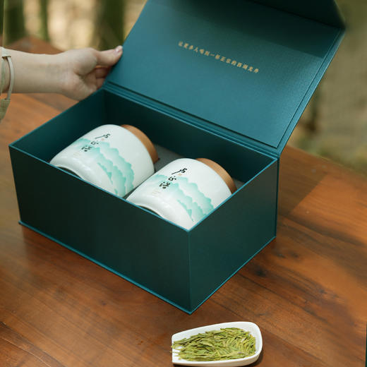 【2026新茶预售春茶幽香西湖龙井】卢正浩明前特级西湖龙井龙井茶绿茶西湖美景双瓷罐礼盒200g 商品图5