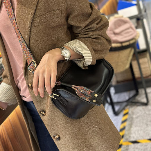 【预售3天】2025新款宽肩带腋下包女高级感时尚小众单肩斜挎女包9244-D 商品图2