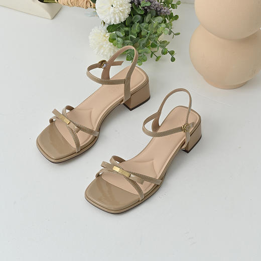 经典鲨2025年夏季新品时尚简约4.5cm甜美蝴蝶结中粗跟凉鞋女KW385-529011 商品图1